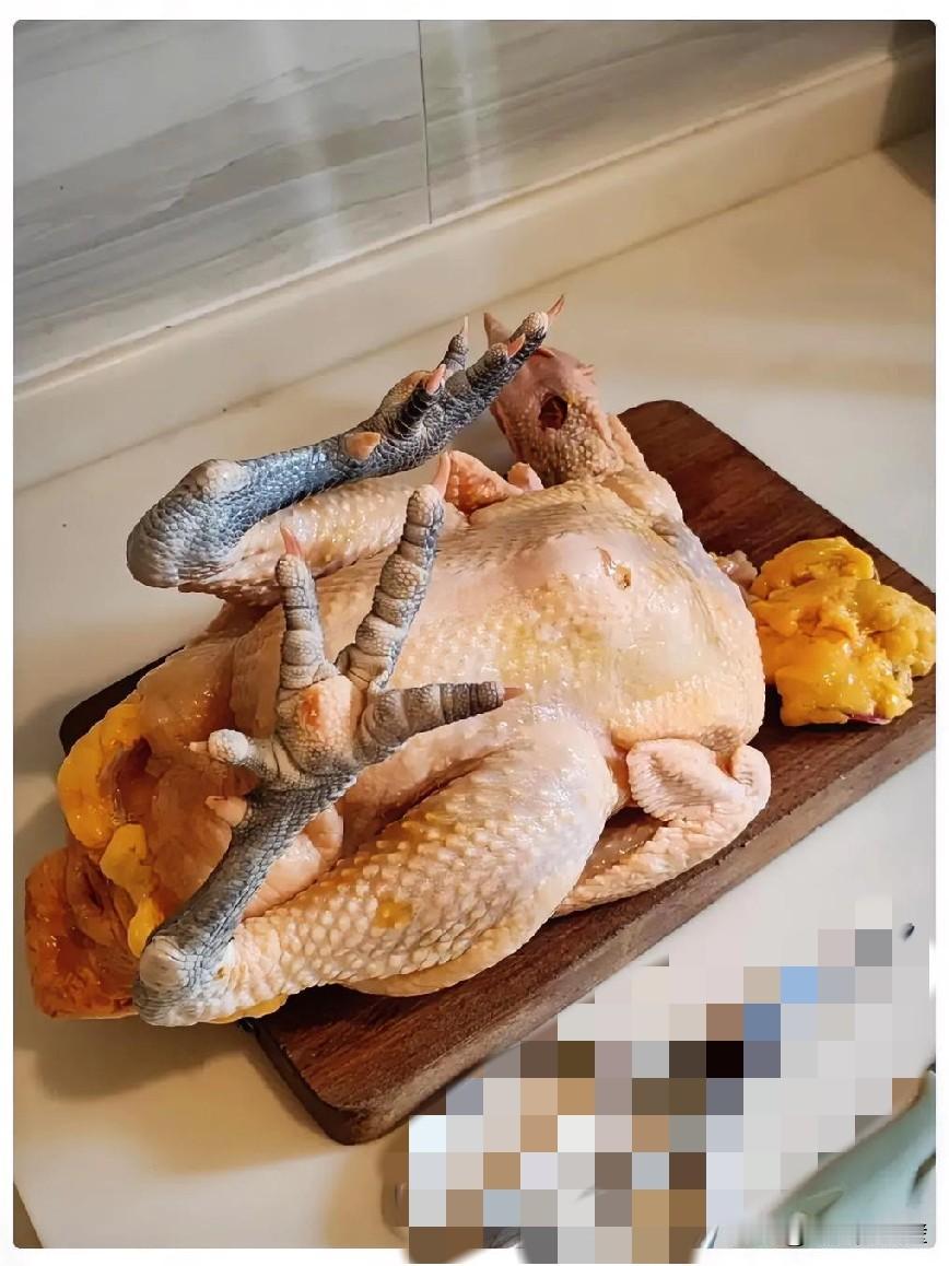 去年舅妈动手术，表弟向我借了20000块，今天他来我家还钱，拿了2000块说是为