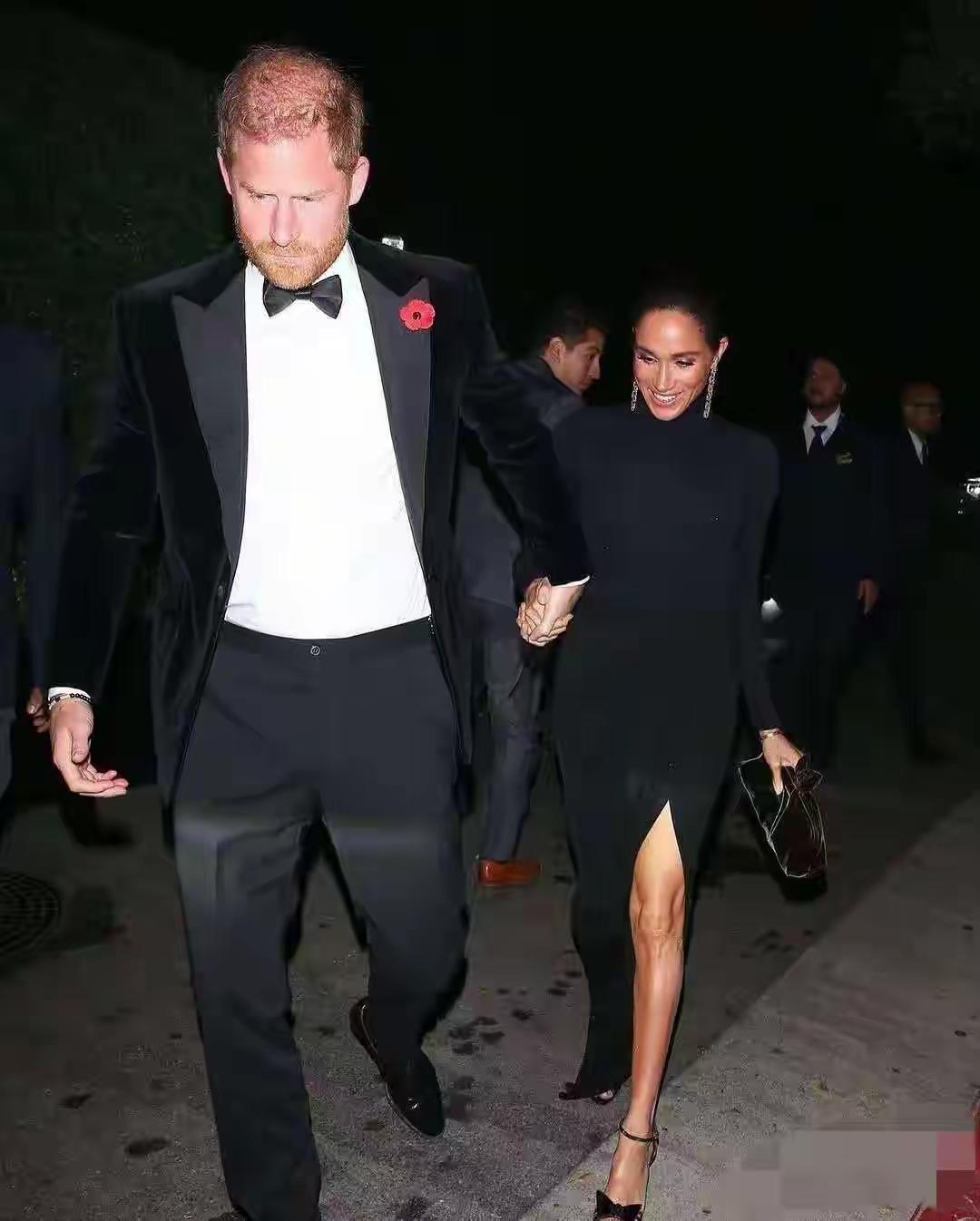 自降身价，梅根这一步算是走错了！梅根这脑回路，确实是看不懂！她居然带着哈里王