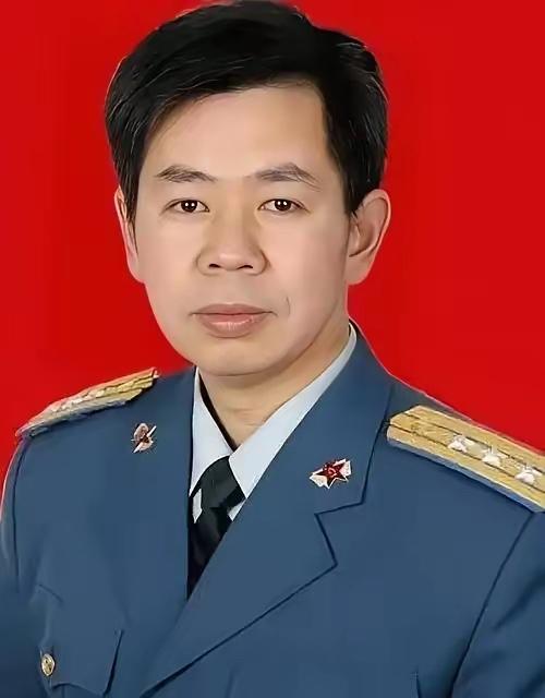 敌人都把炮口顶到家门口了，还有人抱着书本死抠所谓规则，想想都觉得又气又痛心。