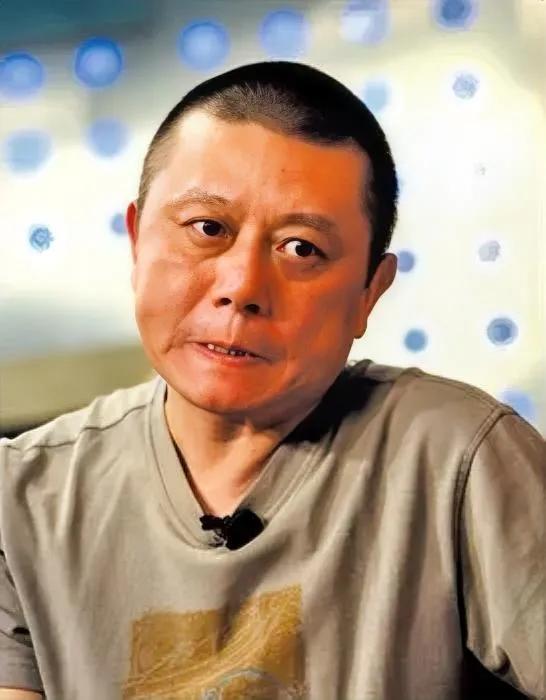 王朔：“当你没有车贷房贷的时候，你完全可以找一个轻松的工作混吃等死，可一