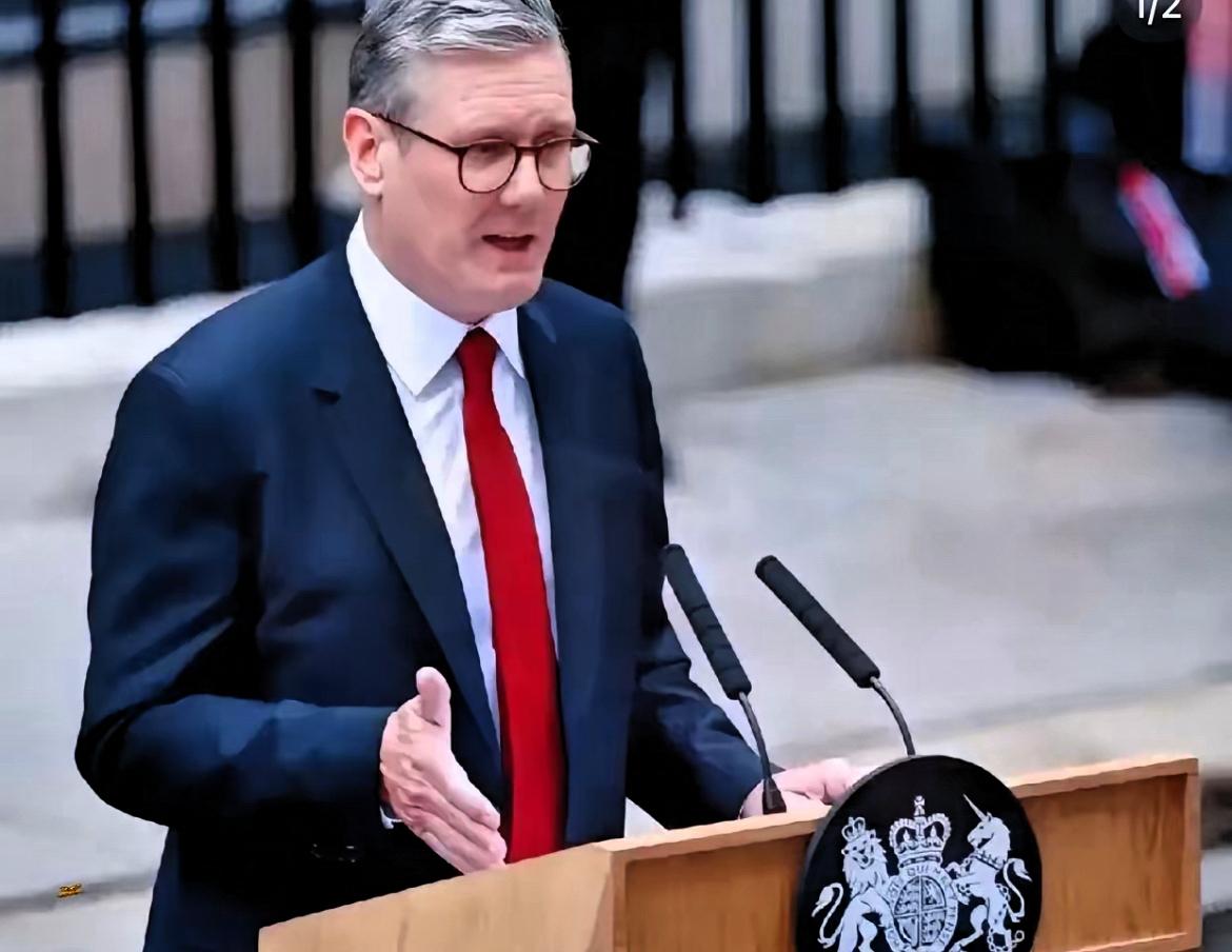 果然不出所料！英国首相斯塔默在伦敦金融城的那番话，无异于向平静的湖面投下了一枚