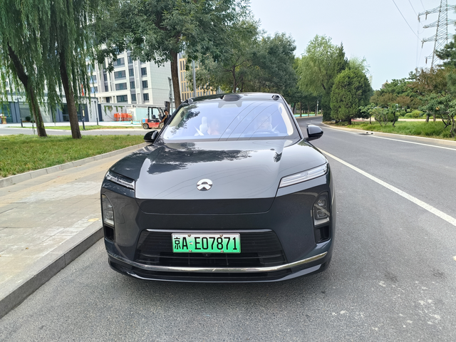 试驾完了，只能说还是我不配蔚来的热门款终于试驾上了，之前静态体验，觉得空间，舒