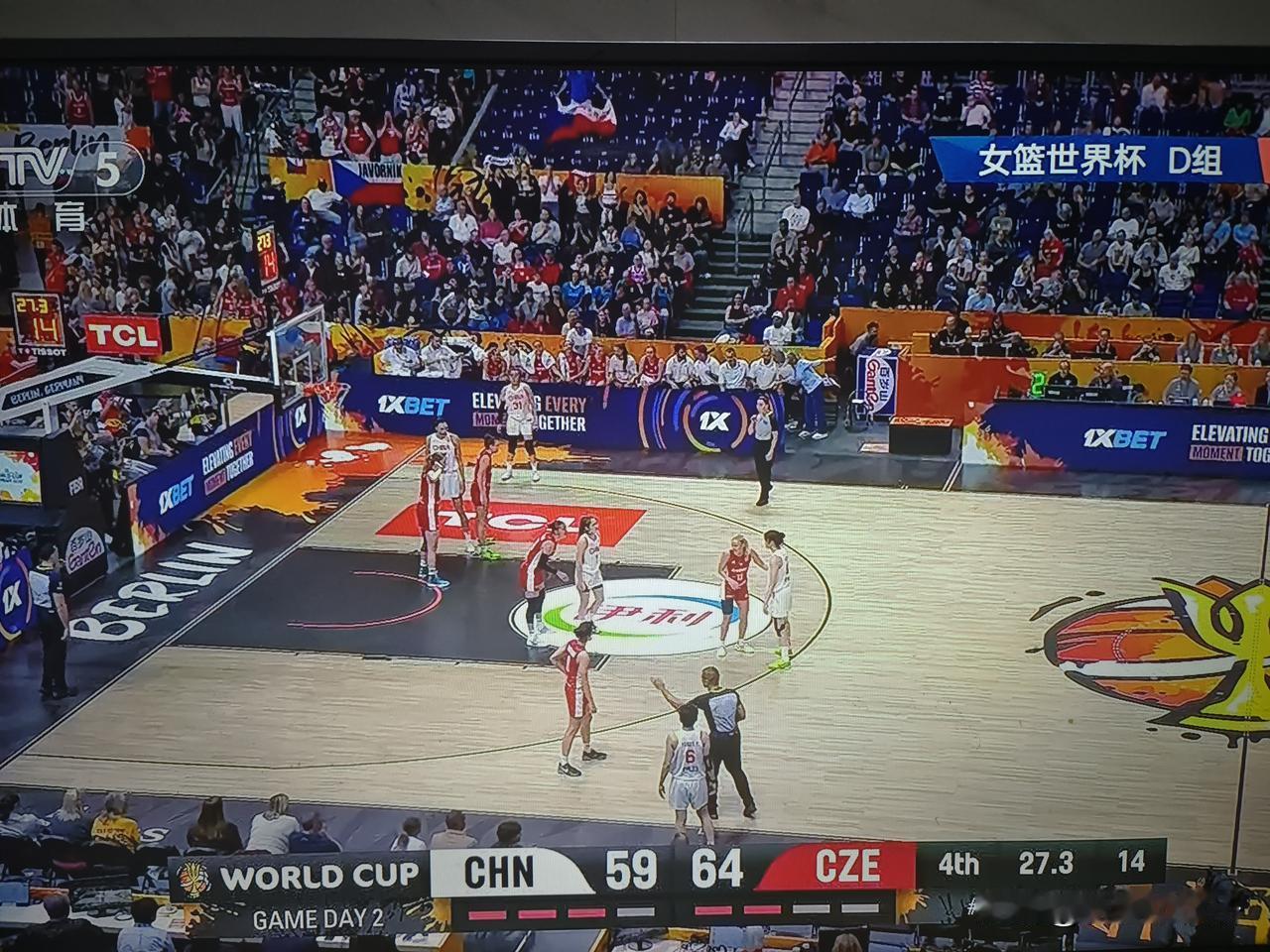 如果中国队这场输了，我认为是主教练宫鲁鸣指挥出了大问题。他没有告诉姑娘们，出