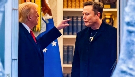 彻底怒了！特朗普在白宫会见来访的德国总理默茨时表示，如果美国认为俄乌局势已经升级