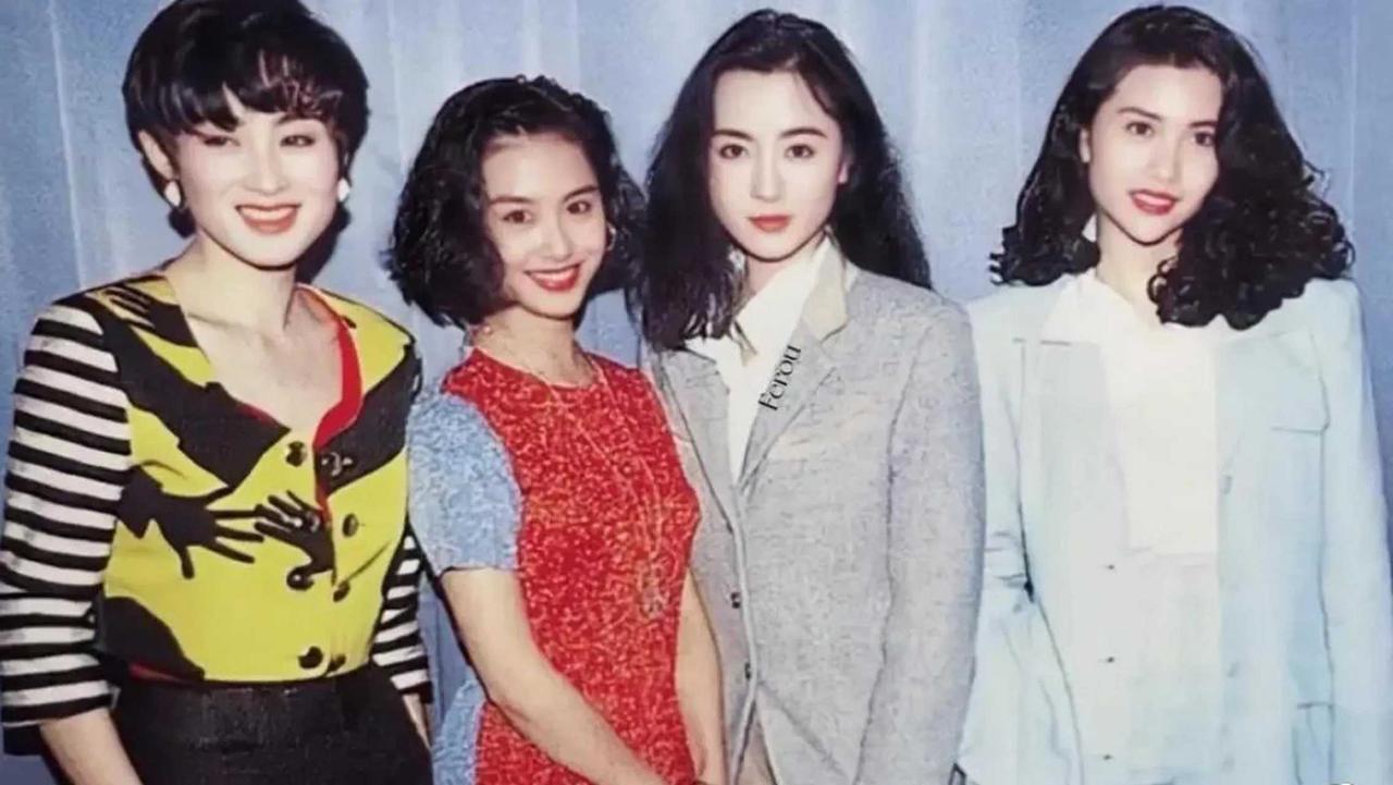 四位香港女星合影，谁赢了？？？