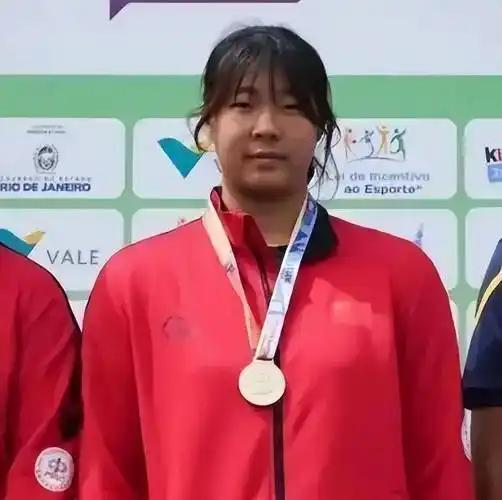 女子标枪即将迎来大魔王时代。 由于她的出现，国际赛场竞争格局发生变化，只要颜