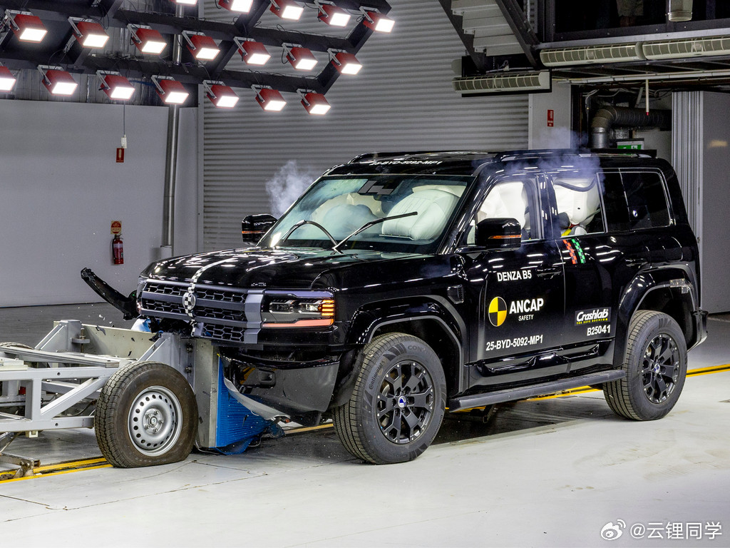 你见过碰撞测试里硬到扣分的车吗？近日，方程豹豹5在澳洲ANCAP碰撞测试中斩获全