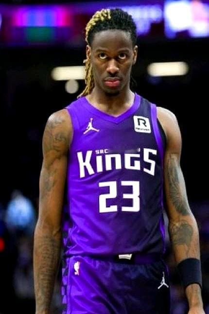 国王收到快船关于德罗赞的交易意向报价：快船拟用博格丹、邓恩、科比布朗（全