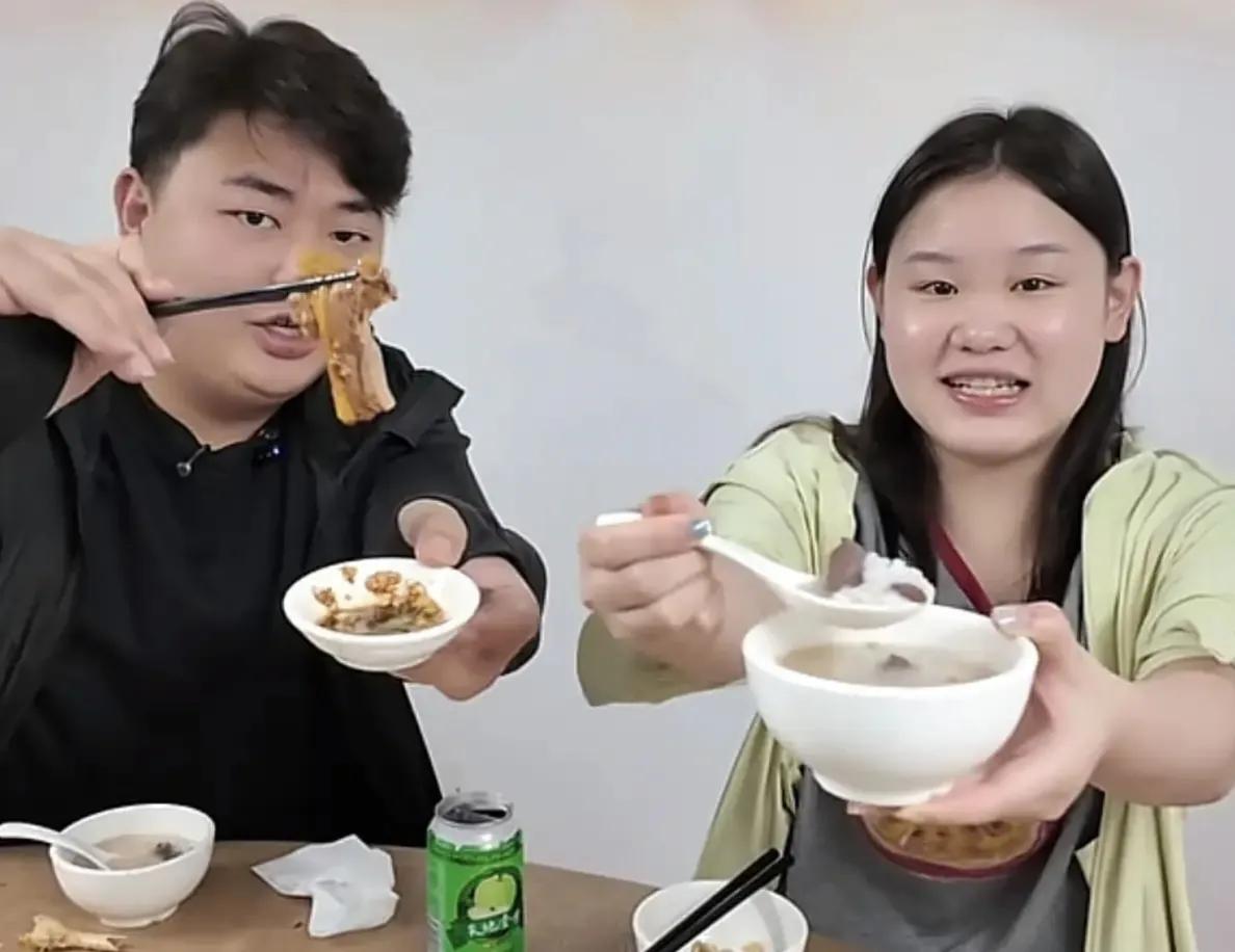 不愧是全红婵姐妹，张家齐全进华胡吃海喝，这是要放弃身材管理啊最近刷到张家齐和全
