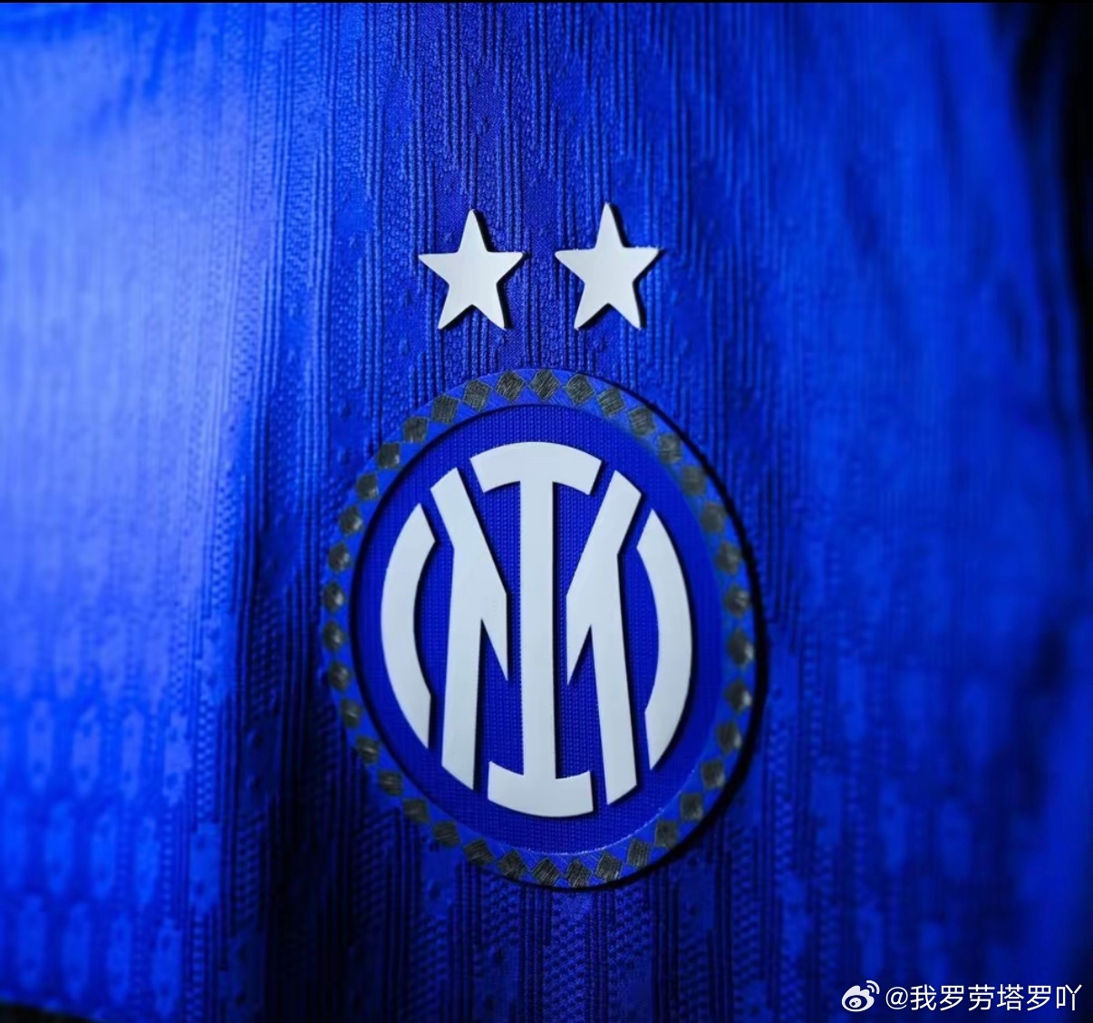 国际米兰国际米兰将目光锁定在了左右边锋位置上！他们的梦想人选依旧是阿根廷球员