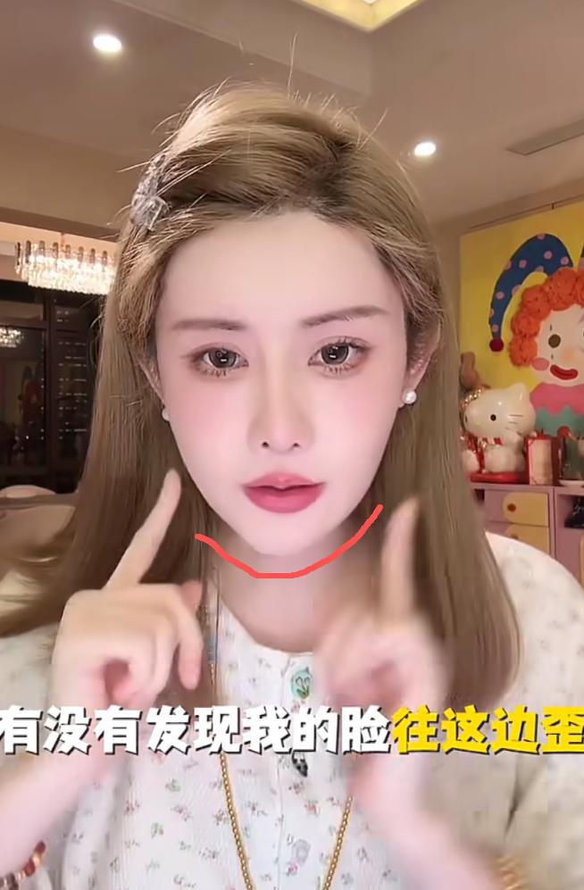 韦雪这脸会成现在这样，根本就是太贪心了她在直播里直接掀刘海露脸，把自己折