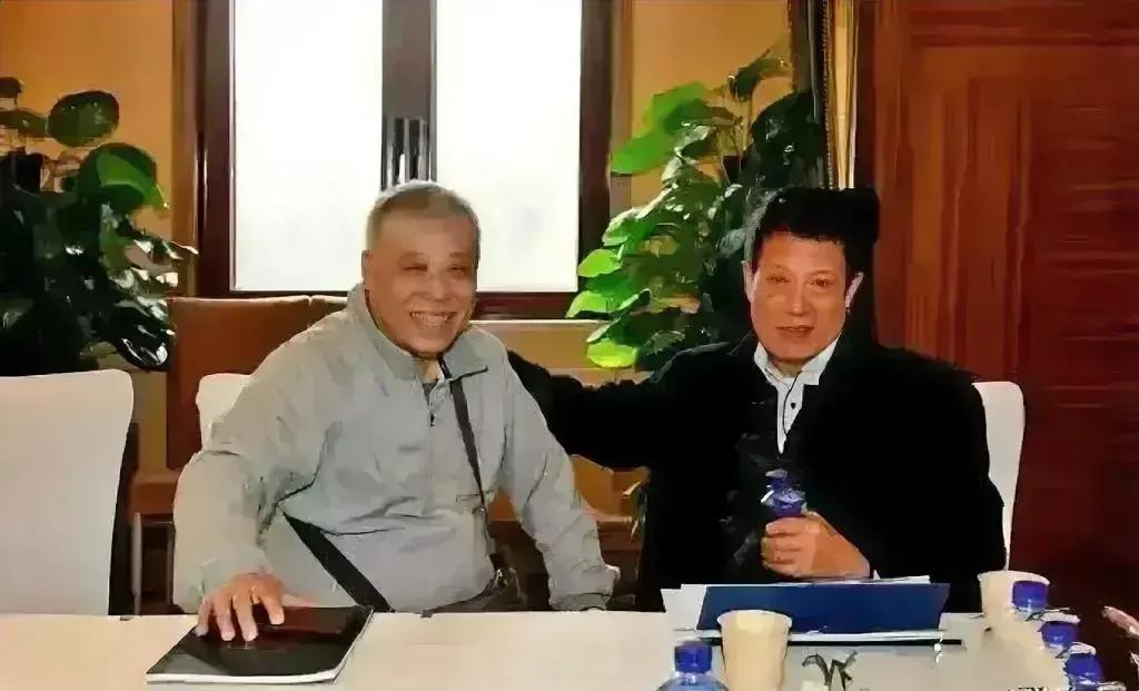 在四野后代聚会活动上，人们总会看到这样一个身影，他个子不高，头发花白，脸上总是带