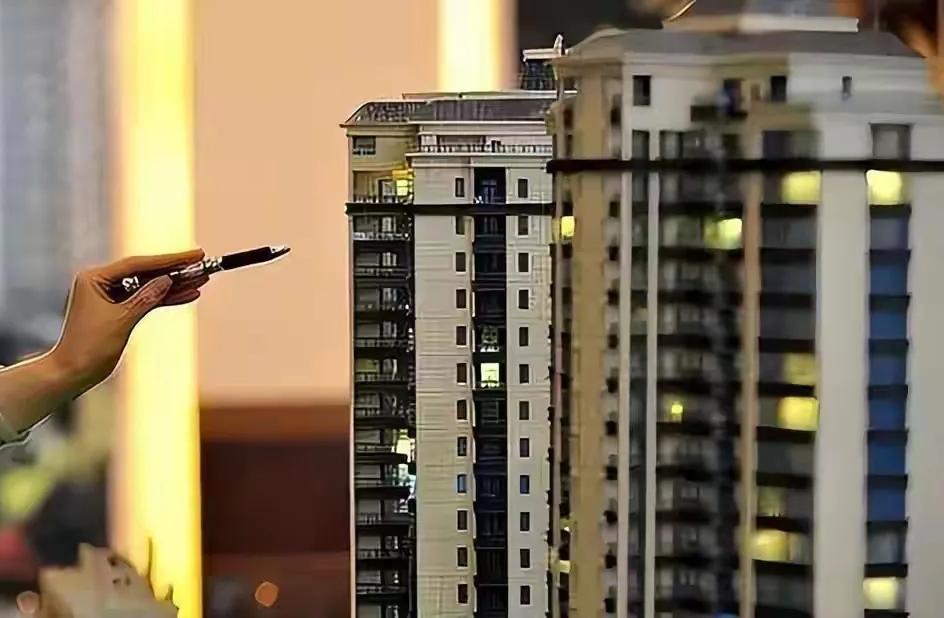 商品房为啥不能“建好再卖”？核心不是做不到，是把风险全甩给了购房者！开发商