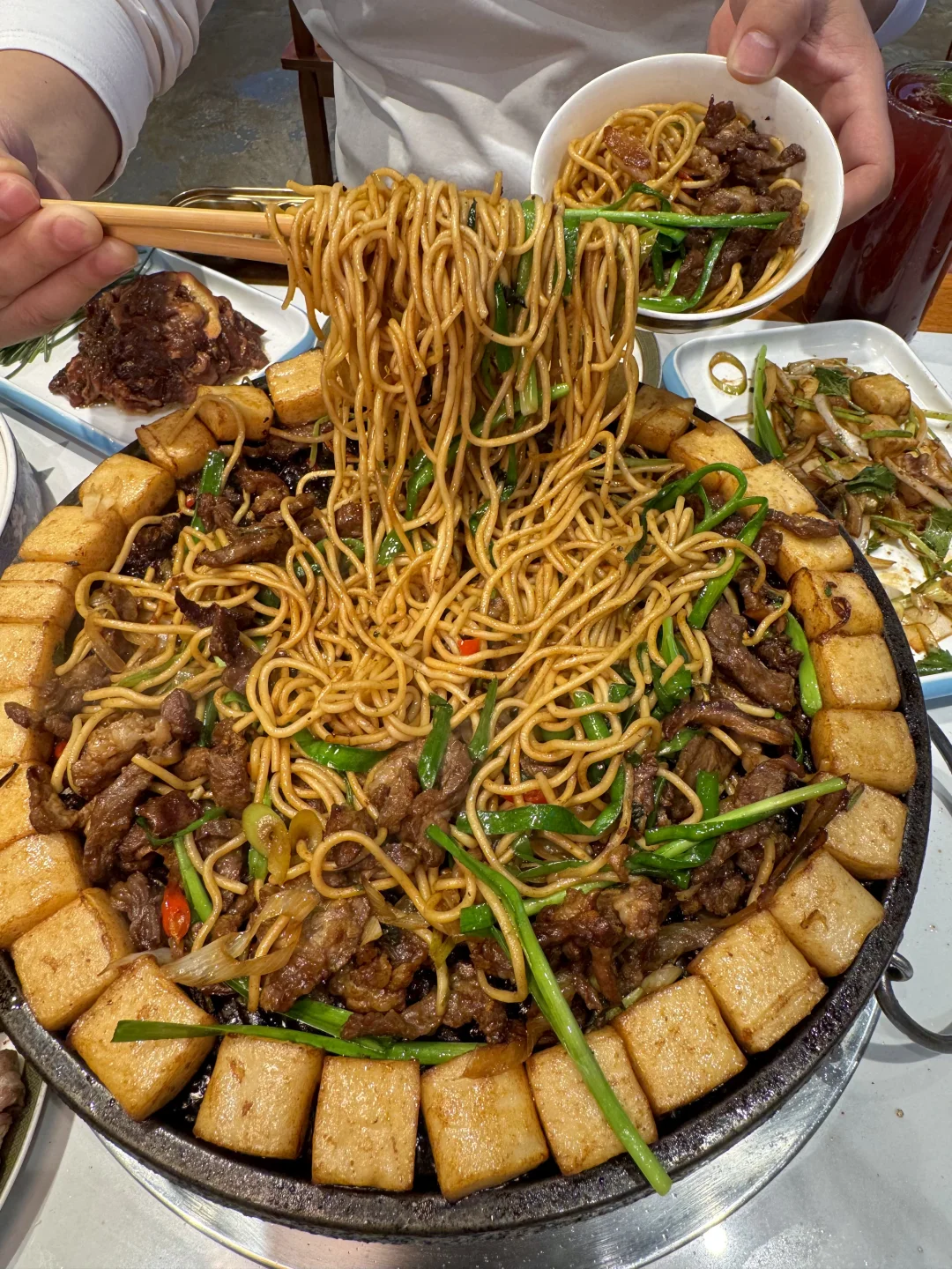 上海著名炙子烤面条。。。巨好吃！！