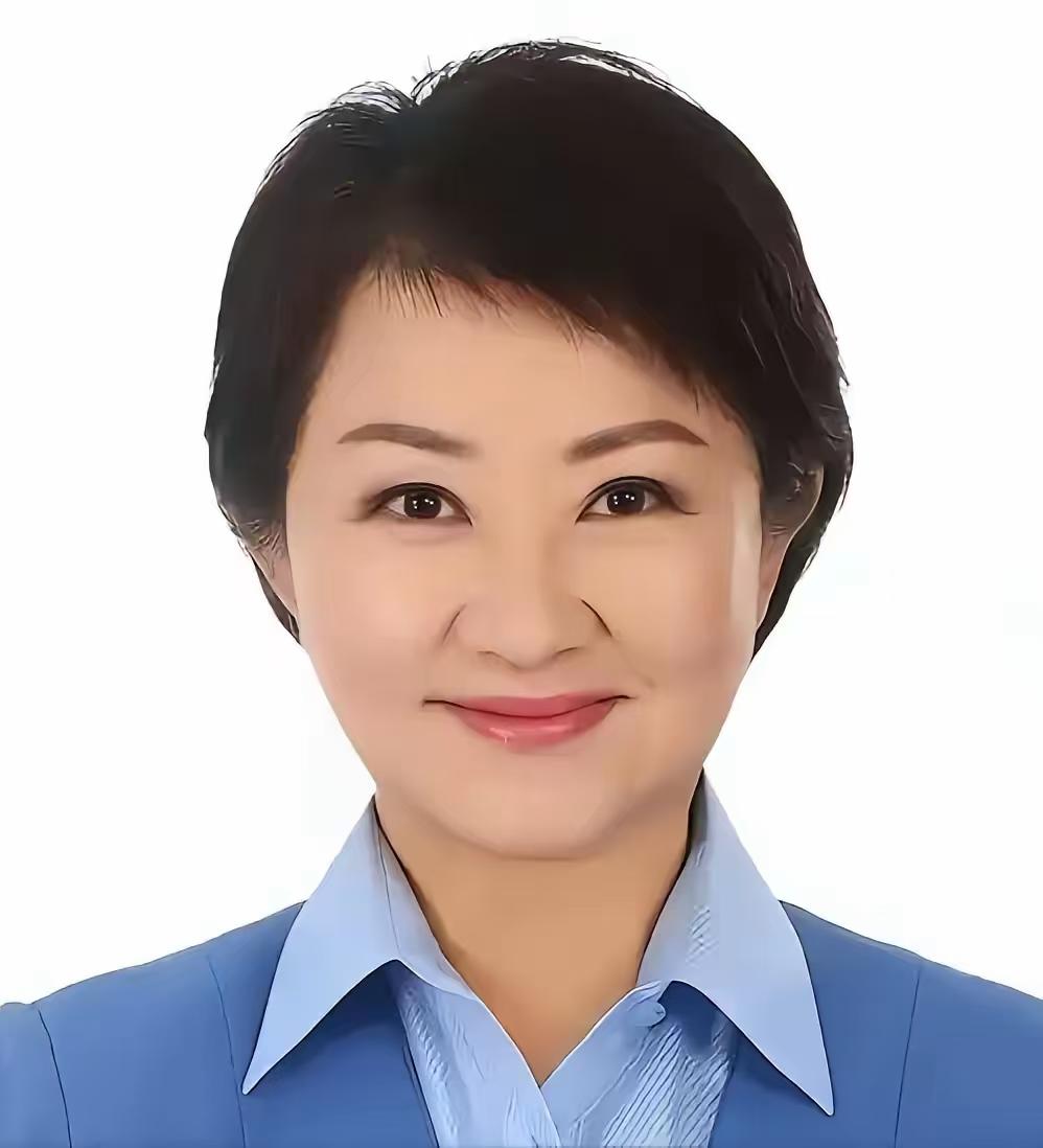 就在今天，台中市长卢秀燕发表声明，8月2日，台湾省台中市长卢秀燕出席民众党党