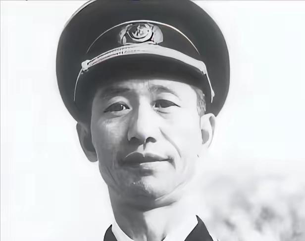 1935年，红九军作战科长周希汉，被军长顶着额头连开五枪，五枪都没打中：是他命大
