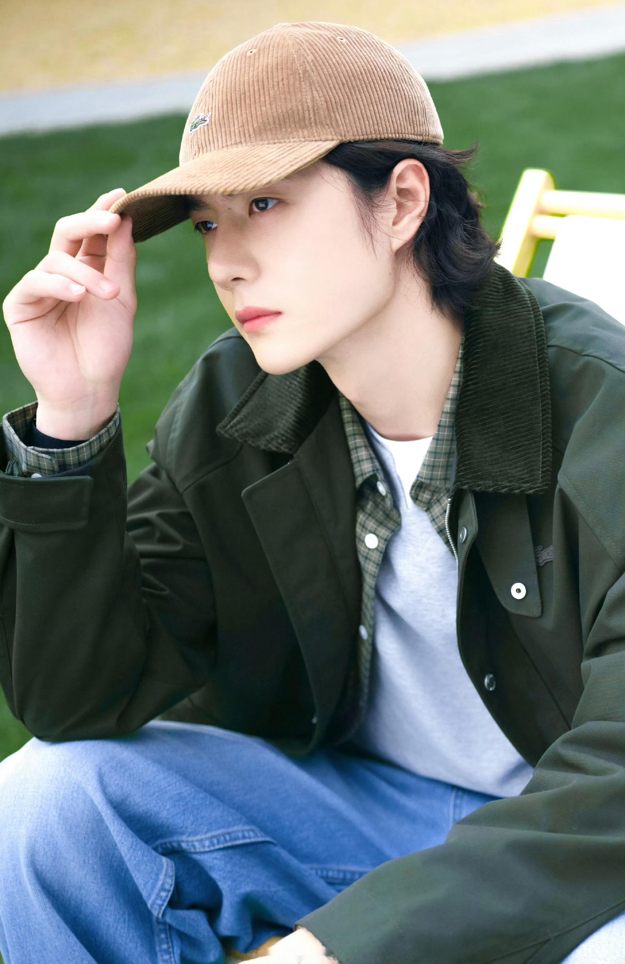 帅王一博cr:logo