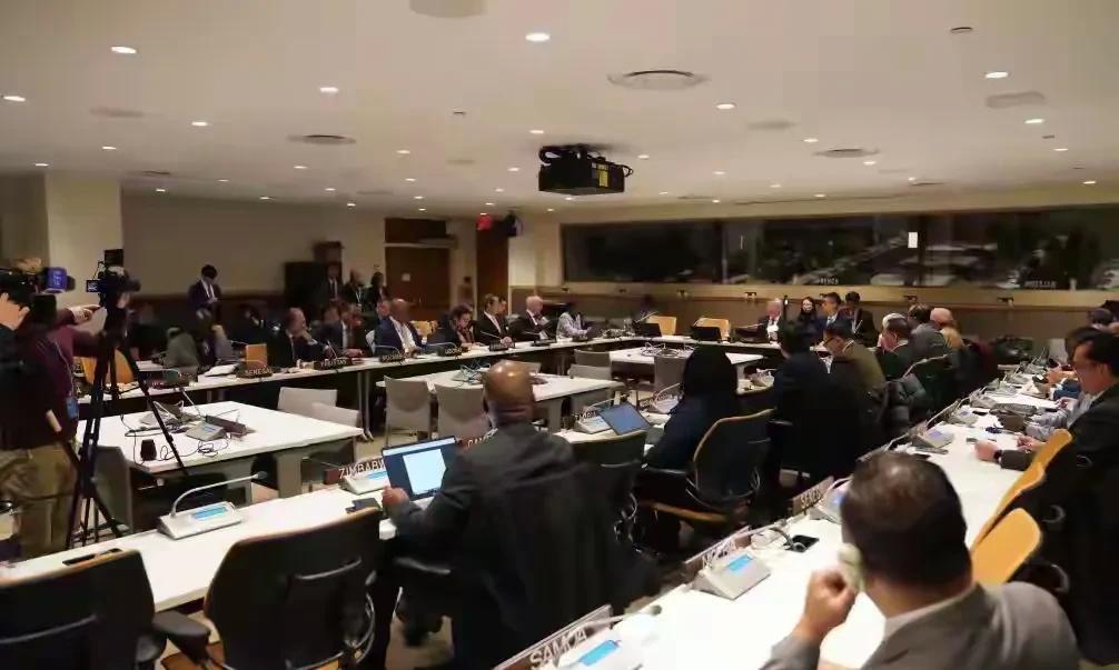 美国接连退群，中国却悄悄拉了43个国家，风向其实已经变了最近国际圈子里有个细节