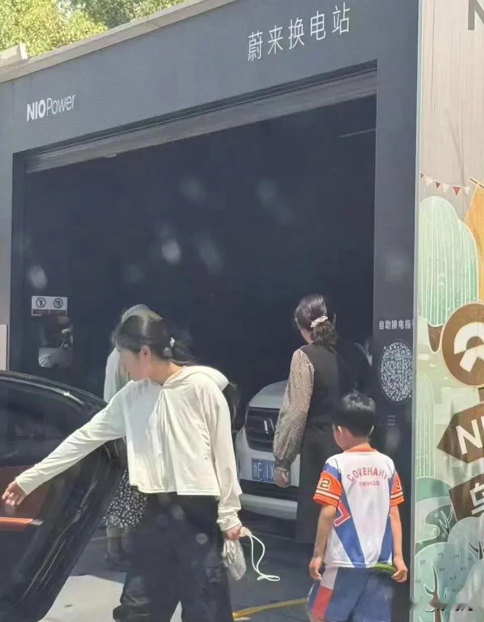 你这是进来干嘛呢？添堵。蔚来ES6好在哪蔚来蔚来ES6