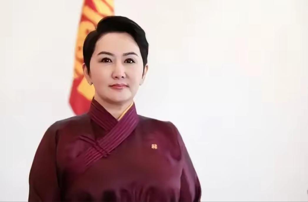 前脚蒙古国外长巴特策策格访问菲律宾，支持菲律宾的南海权益。后脚巴特策策格参加欧安