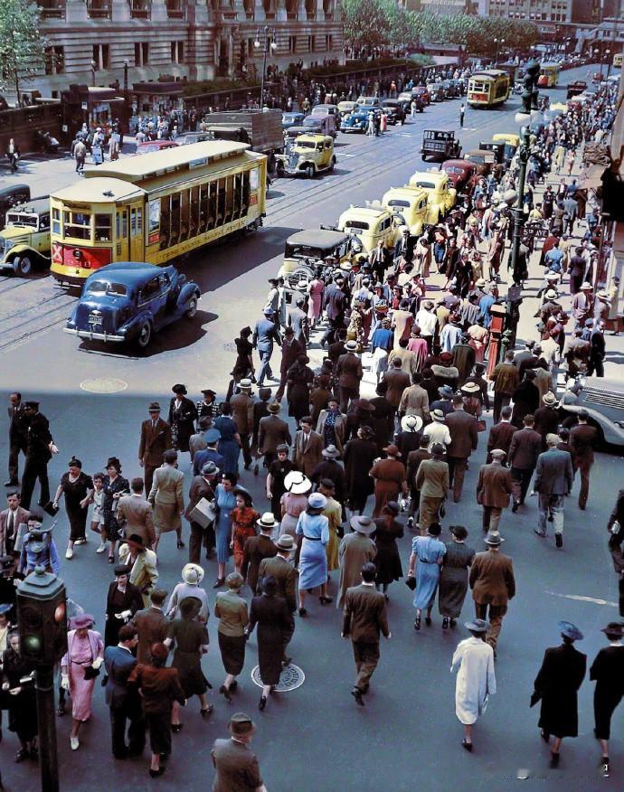 历史老照片：繁华的大都市美国纽约第五大道和第42街，1937年的样子…