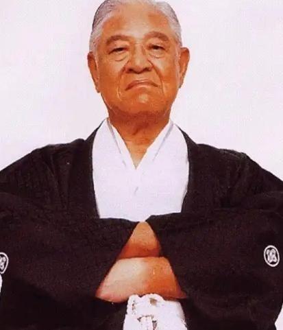 藏了这么久！真正的台独幕后黑手终于藏不住尾巴，肮脏面目露出来了！不少人都搞错了对