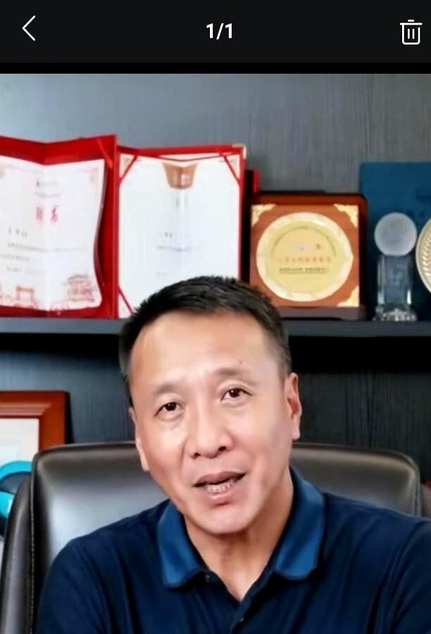郭士强真要下课，国内真没人接得住这摊子。李群这话不是护短，是戳破了现实。训练馆里他把年轻人骂到掉眼泪