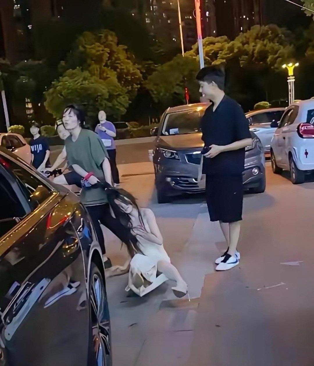 女人何苦为难女人呢