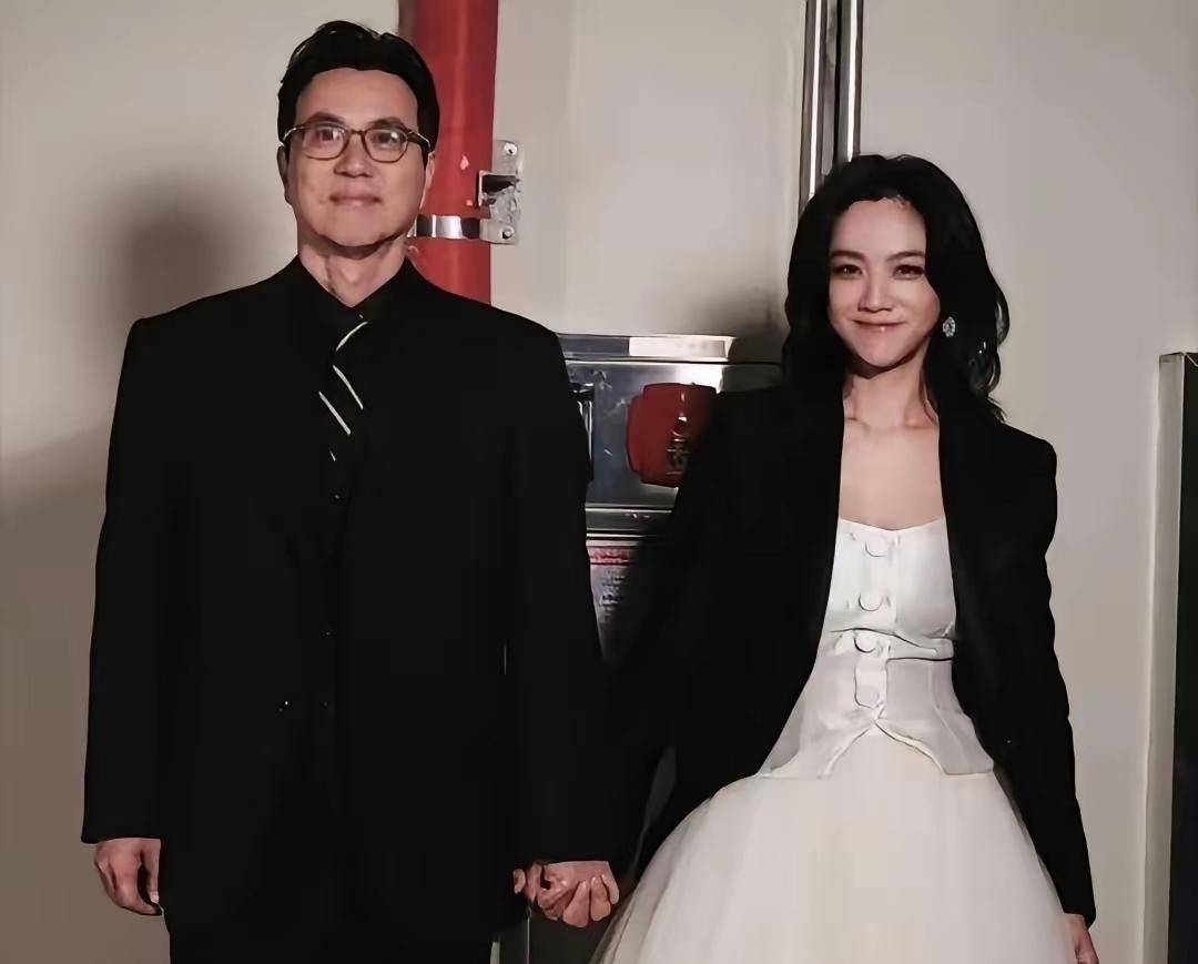 汤唯用20年时间，换了4个男人，才明白一件事。那就是，她这辈子都不会跟金泰勇离