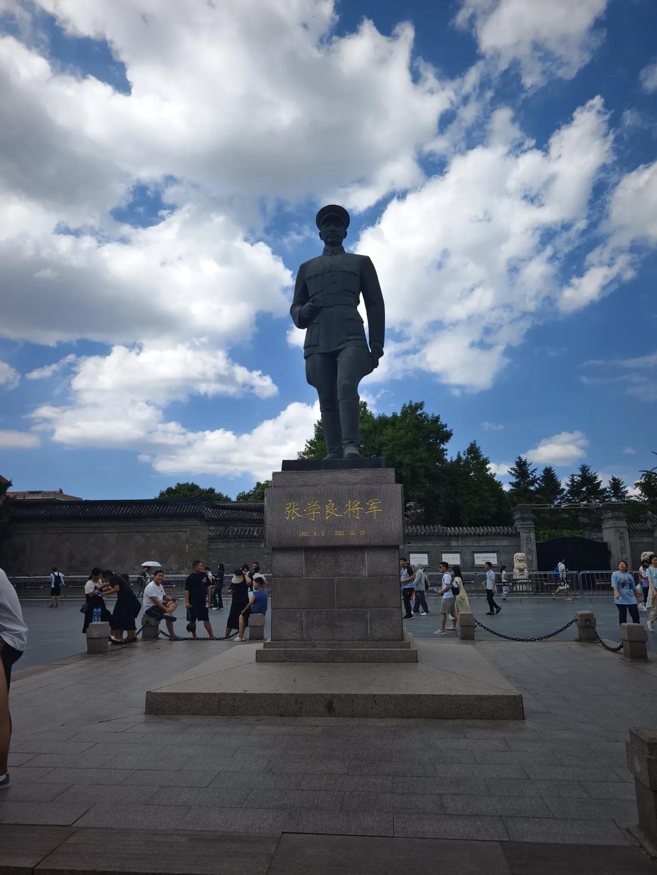 沈阳呆了两天，只走了一遍中街，看了故宫和少帅府，吃了西塔夜市。。。。我认为只有少