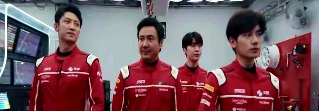 知道沈腾靠什么冲上300亿票房吗？就靠春节那十几天。那根本不是拍电影，是钞能