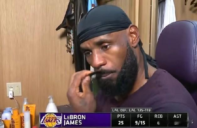 无私！里夫斯谈老大哥詹姆斯：“勒布朗赛后第一时间称赞了我，这胜过一切。”