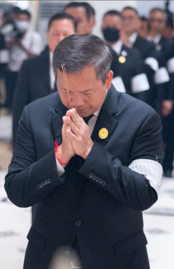 柬埔寨首相又在作死了！惹怒中国，被美国收割，国家快被他玩崩了！洪马奈真是把“
