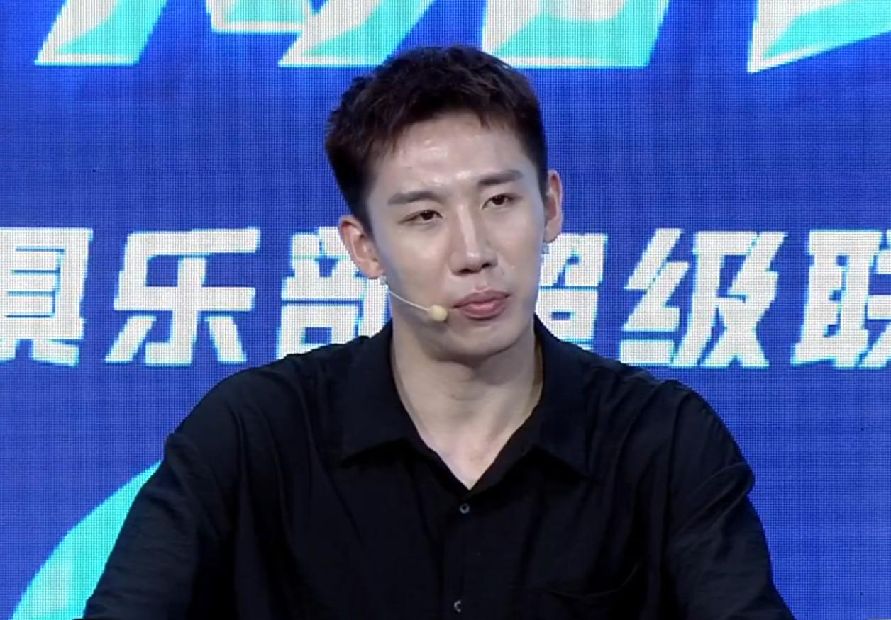 孙颖莎因伤退赛，深大队五场全输，为何程靖淇说：这是小将的机会？他说：深大队也