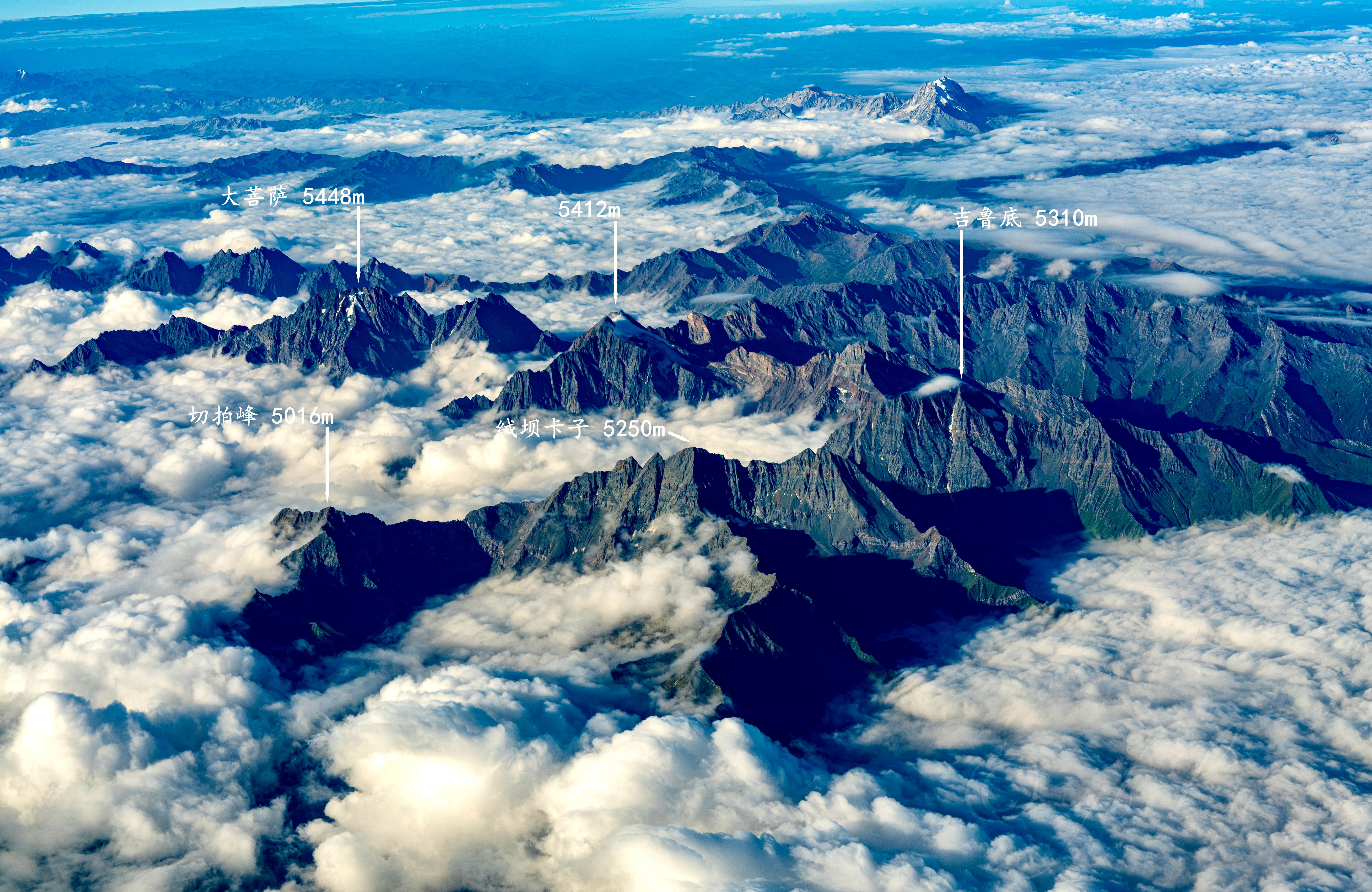 熟悉几座川西的山峰​​​