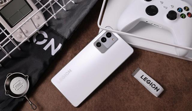 联想大彻大悟, 骁龙8+、16+512GB只要3999, 还是可以支持一下