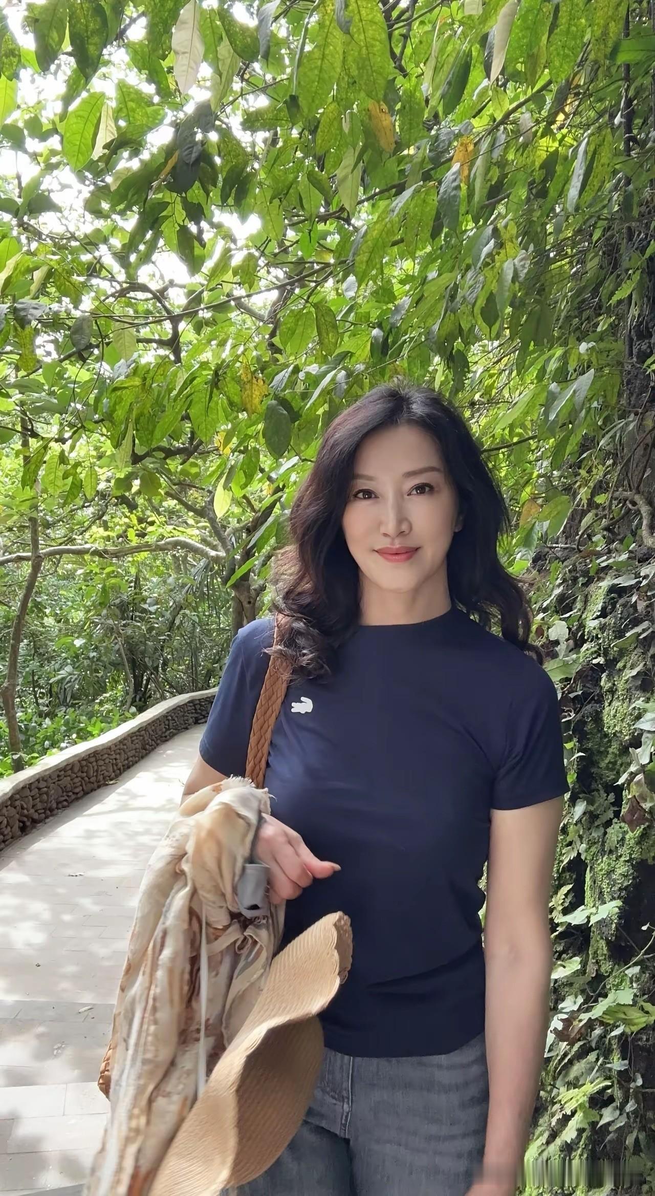 男人的钱不能让女人管为什么有三大原因第一，怕女人一下子了卷款跑掉第二
