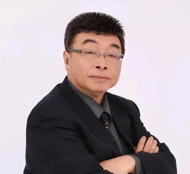 台湾知名评论员邱毅：“倘若中国人民解放军踏上台湾的土地，台湾军队极有可能会选择避