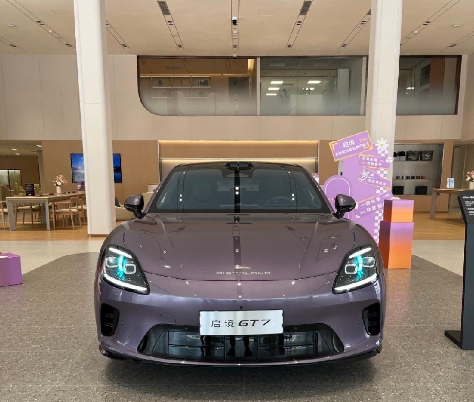 开啥车，就是啥人！信不信！1️⃣、家境沉稳的——开奥迪2️⃣、踏实过