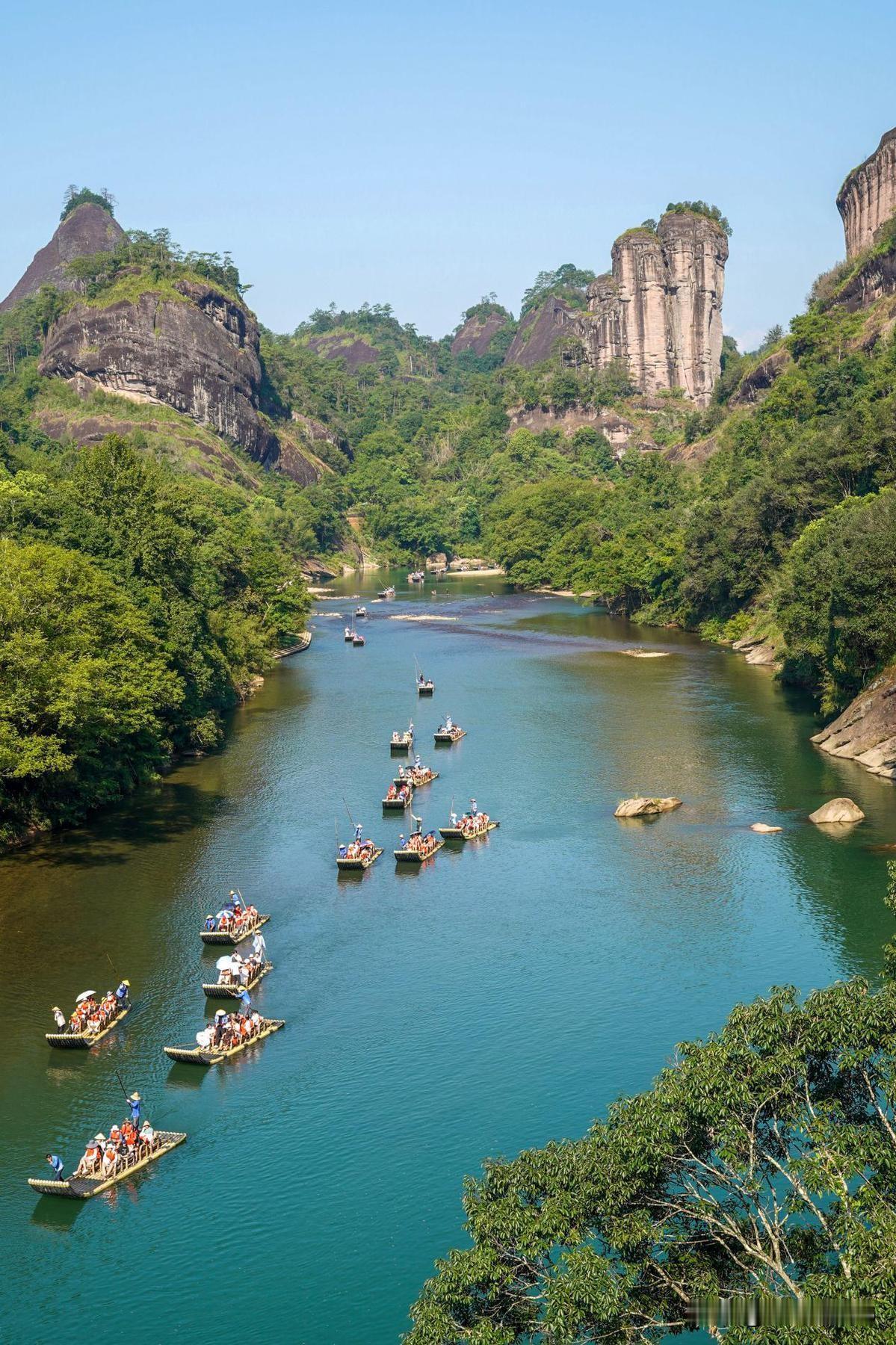 福建省的旅游资源非常丰富截止目前，福建省有‌多家国家5A级旅游景区‌及众多