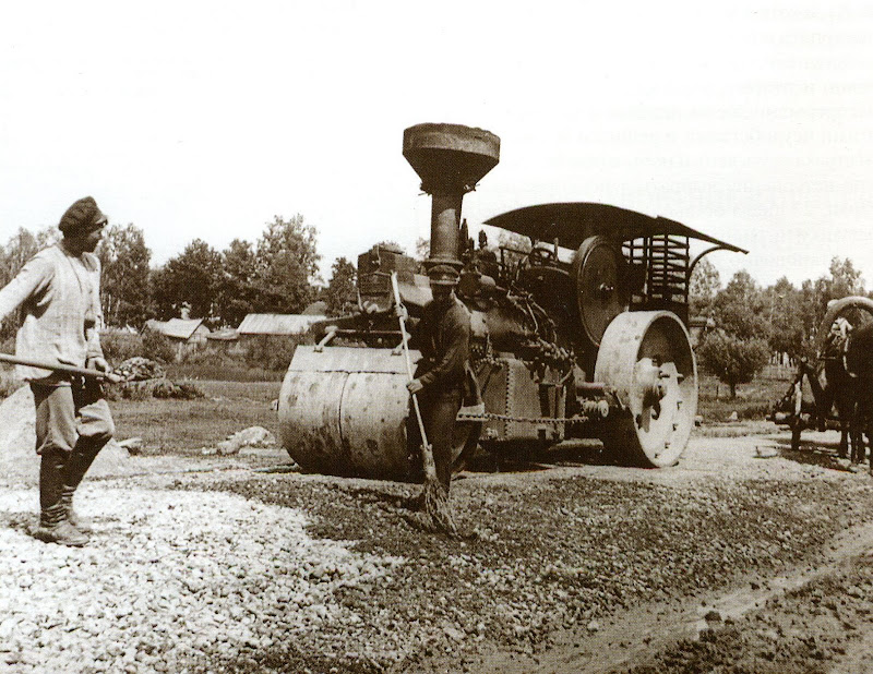1927年，俄罗斯奥金佐沃的压路机。