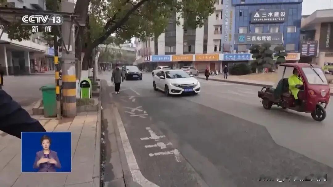 “想钱想疯了！”湖北，一女子横穿马路，被车撞了，她被判定次要责任，不料，女子竟然