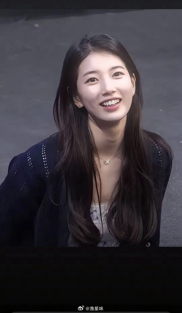 韩国很多这种清秀高挑的女星，申贤彬，裴秀智，郑恩彩，完全长在了我的审美上