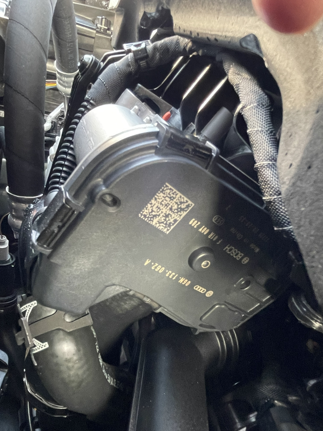 迈腾上发现奥迪的零件各位有碰到这种情况没，上月刚提的迈腾330上发现有奥迪的零