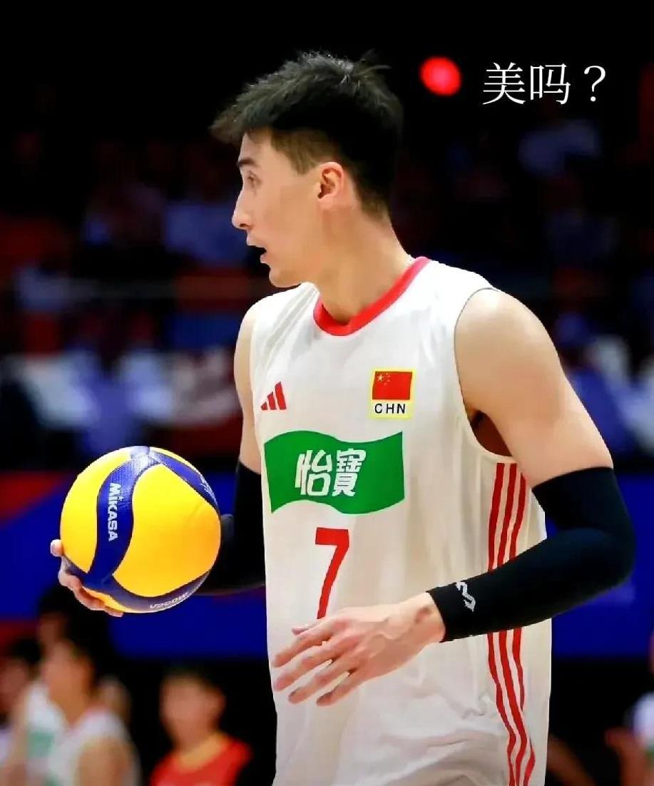 发挥不好，全怪球迷乱起绰号！中国男排现在很尴尬，莫名其妙被冠上了许多外号。球打好