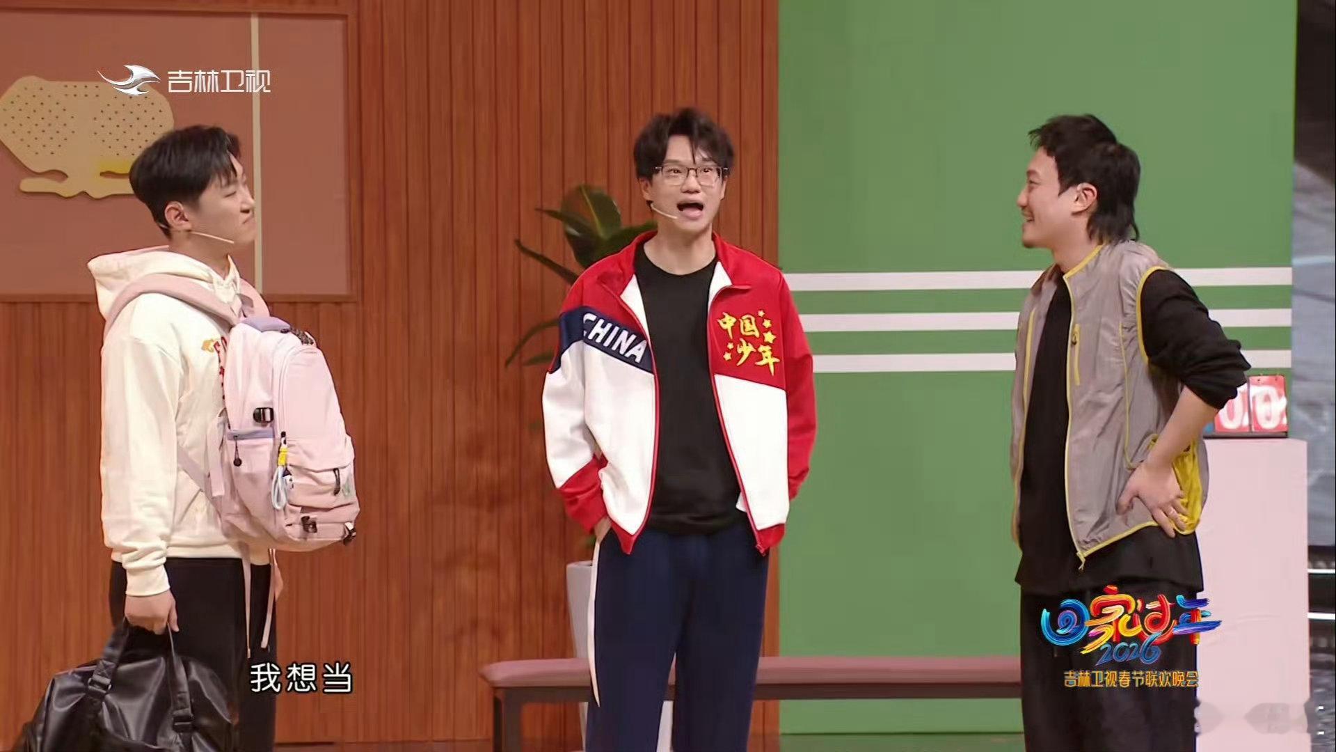 李飞被当面盗版权吉林卫视春晚李飞实名控诉：这首歌是我的！春晚舞台上演大型版权