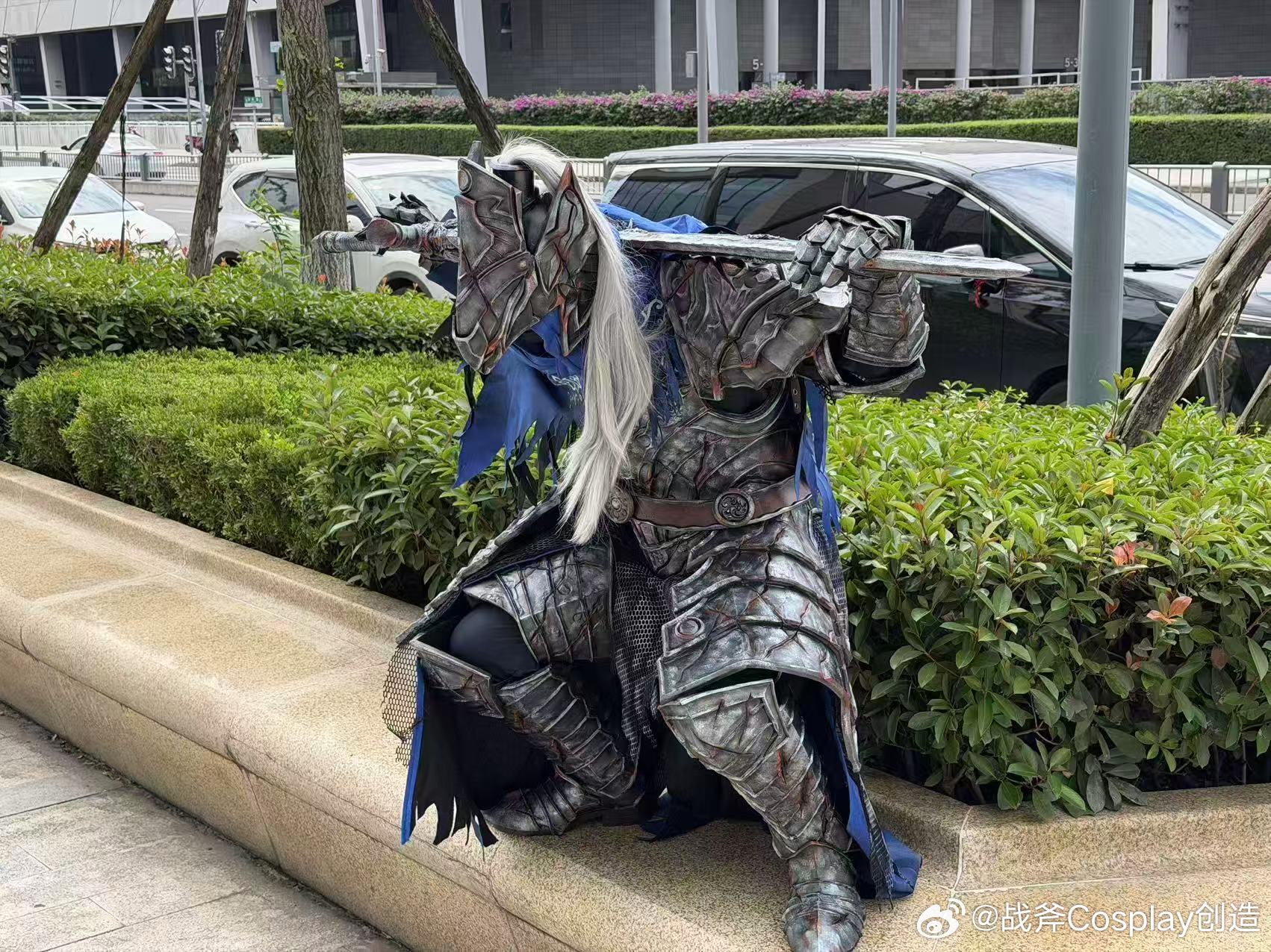 感谢客户，《黑暗之魂》亚尔特留斯返图。也是充分展示，我们重甲的可动性了。coser：约翰黑暗之魂战斧