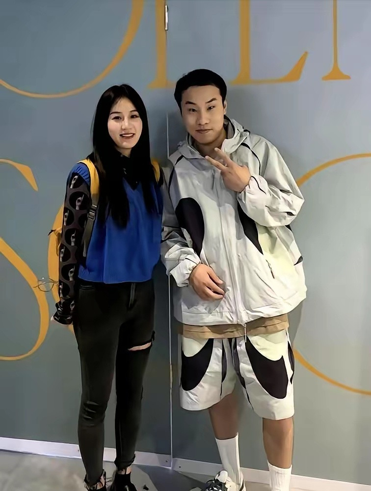 看了徐志胜和他女友的事，有点感慨，又有点好笑。朋友提前预警，说这男的长得抱歉，结