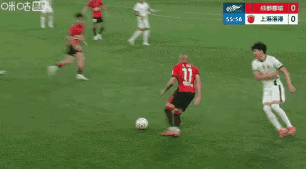 这是足协评议组有关成都主场与上港比赛的评议，按评议组公告裁判当时应该给上港球员一