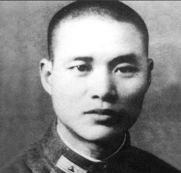 1980年，一个特务在监狱里思念妻子11年，释放之后马上奔赴见面，没想到，刚见面